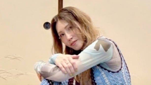 「女神様のよう」KABA.ちゃん 透明感あふれる近影に大反響！ツルツルお肌＆美デコルテがまぶしいショットを公開し「どこのモデルさんかと」