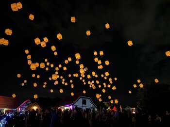 【リトルワールド】夏の夜空を彩る「スカイランタン」開催決定！6月24日より予約開始＜愛知＞