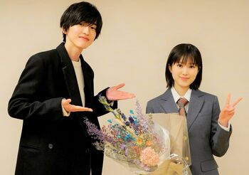道枝駿佑が福本莉子へ“記憶に残る”サプライズ！“セカコイ”がクランクアップ