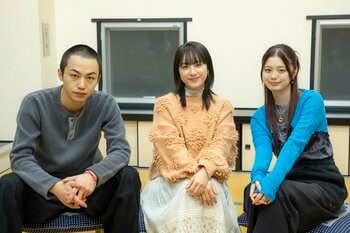 平祐奈＆高橋侃＆紺野彩夏が“むくみ”対策で大盛り上がり！「朝、耳に輪ゴムを引っかけると、めっちゃいいよ」 『横浜ネイバーズ』