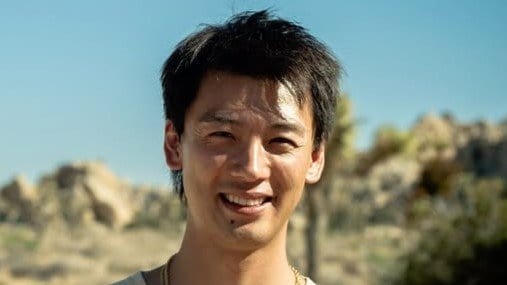 「勝男からのギャップエグい」竹内涼真 ハイトーンハーフアップ姿公開！バラをバックにした“色気”あふれるオフショットに「う、美しすぎる」