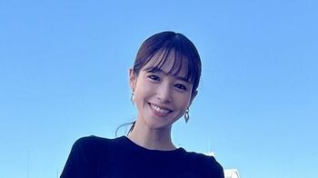 第1子出産の鷲見玲奈　授乳しやすいオシャレなママコーデを公開！「セパレートなので着回しもできる」とポイントも紹介