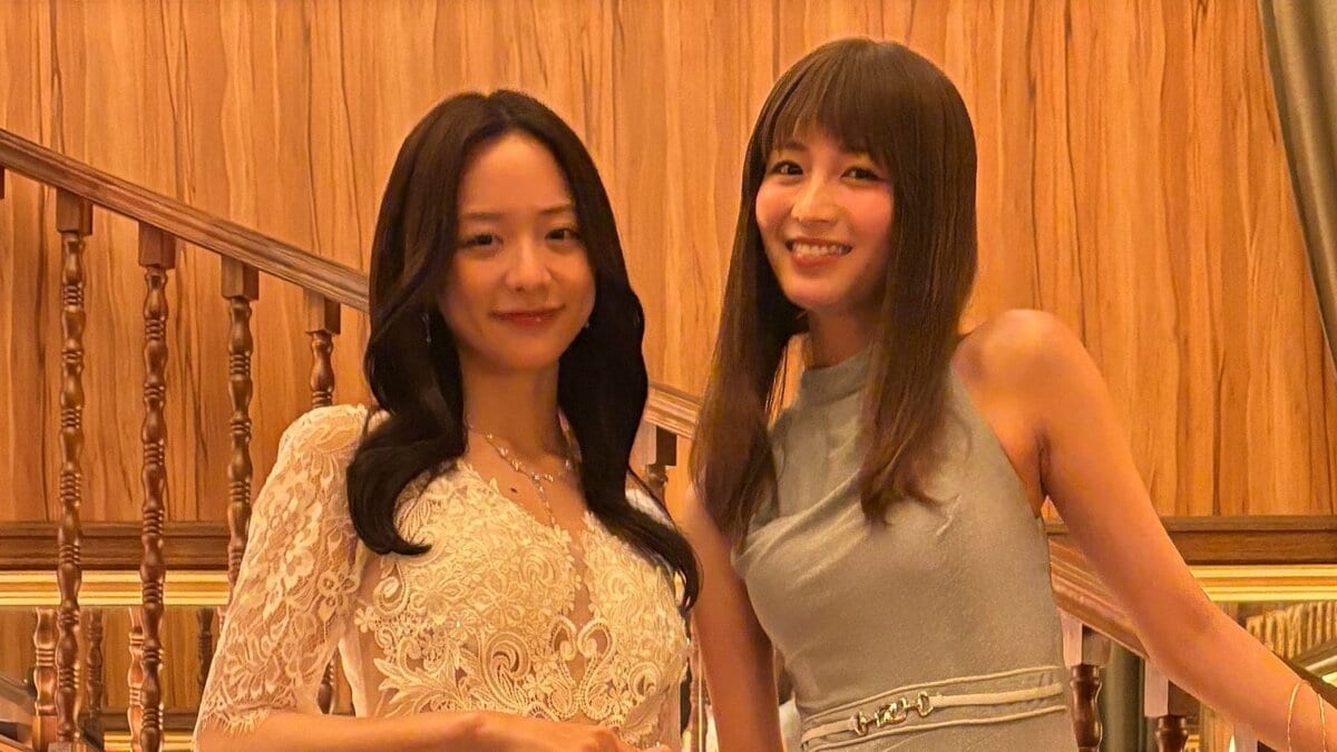 スタイル抜群」岡崎紗絵＆森香澄の“ホステス姿”に「間違いなく指名し