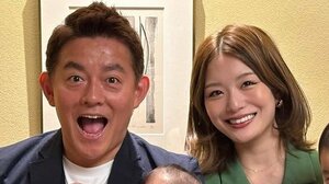 「パパに似てるね」蜂谷晏海 生後4ヵ月次男“チビバーグ”のお食い初めショット公開！夫・井戸田潤がほっぺにチュ！子煩悩な姿も