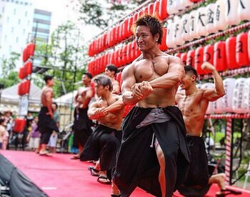 【マッチョ×お祭り】中野駅前大盆踊り大会で筋肉紳士集団ALLOUTが今年も「筋肉盆踊り」で盛り上げる！水かけ企画も実施！
