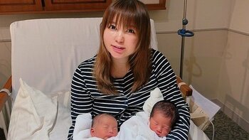 双子赤ちゃんと家で川の字寝！中川翔子 幸せあふれる親子ショット公開 「初めての外の空気」母の決意を込めたイラストに「素敵なお母さんですね」