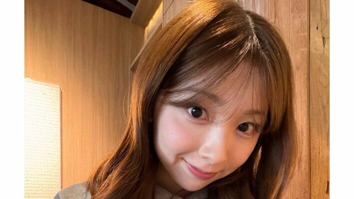 「小さい頃からそのまんま」NiziU・MIIHI 幼少期ショットを大公開！ぱっちりおめめの無邪気な“ちびみいひ”に「まじで天使」