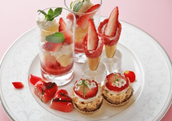 オーシャンビュー絶景カフェに【ストロベリーアフタヌーンティー】登場！ 大人のご褒美☆いちごが主役の優雅なひととき♪