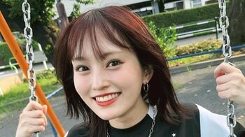 山本彩 ブランコで無邪気に遊ぶショット公開！爽やか笑顔に「愛おしすぎる」「ガチ楽しそう！」