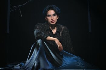 俳優・糸川耀士郎の1人音楽劇「夜啼鳥」、2026年夏に再演＆初の全国ツアー決定