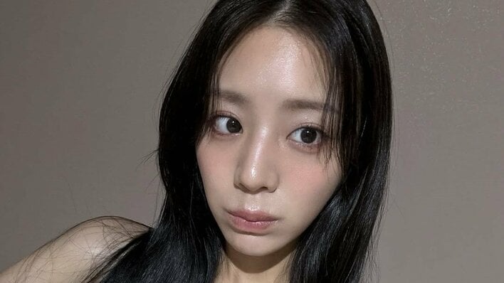 「パーツがきれい」貴島明日香 美腹筋際立つショット公開！ピラティスウェアでの自撮り姿に「スタイル抜群！」