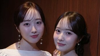 本田望結＆紗来 “色っぽい”ドレス姿を披露！姉妹ならではの仲良しショットに「エレガントやな」「なんでこんなに尊いの…」