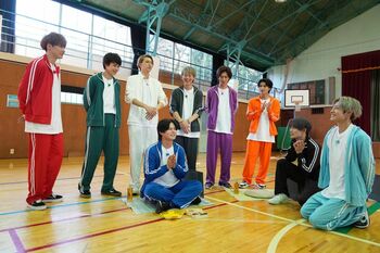 超特急・カイ、可愛すぎるフォームで握力測定に挑戦「待って待って。女子？」