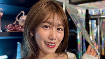 中川安奈「ボタンあいてた」姿を公開！美くびれ際立つトップス×ヴィンテージデニムコーデに「魅力的スタイル」「ウエスト細〜い」と絶賛の声