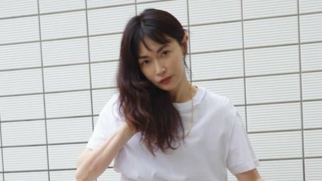 長谷川京子 へそ出しカジュアルコーデ公開！引き締まったお腹＆“ビーナスライン”くっきりの美背中に「超リスペクト」「素敵すぎ」