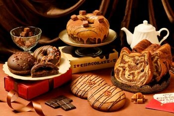 【バレンタイン新商品】甘いチョコ×香ばしいキャラメルを楽しめる新フレーバー『ねこねこ食パン ショコラキャラメル』が新登場！とろっとキャラメルソースが溢れる「GUILTY'S」の新作クッキーも限定発売