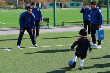 親子で楽しむサッカー体験！神戸学院大学とヴィッセル神戸が共同開催