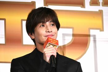 岩田剛典は“尻が超キレイ”！？中尾明慶の絶賛に照れ笑い