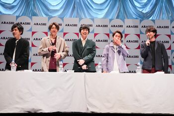 嵐がSNS開設へ 「自信がある」と意欲的な二宮和也 櫻井翔が「不安」だと明かしたのは？