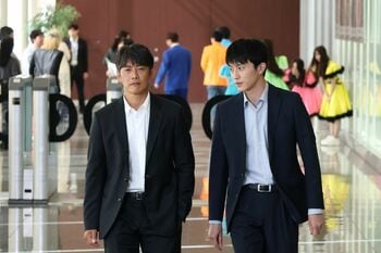 利己（杉野遥亮）が“ツンデレ発動”！？千寿（反町隆史）から「トッツィー」と呼ばれ…SNS「萌え」『オクラ～迷宮入り事件捜査～』