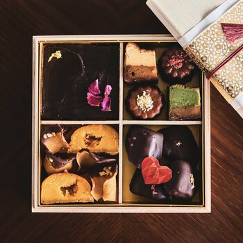 バレンタイン本命。今年選ぶなら、＆ OIMO TOKYOの蜜芋×チョコ。『蜜芋尽くしのスイーツお重箱』と『meiji THE Cacao コラボ3種セット』