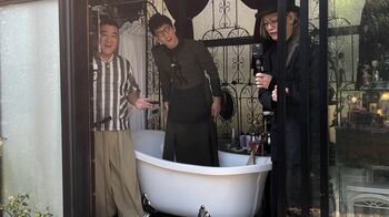 名だたるギタリストが愛用する機種を世界でただ一人修理できる、すごい家主！