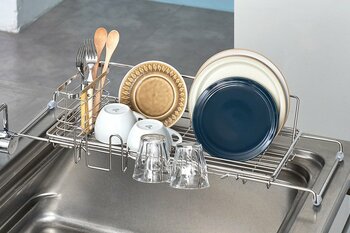 キッチンが狭いおうちの救世主！シンクの上に置けるスリムタイプの「水切りディッシュラック S」をmottole（モットル）より新発売