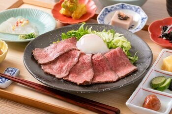 【象印食堂 大阪本店・梅田店】コンセプトは「シックで大人な春の祭典」。春の華やぎと大人向けの仕掛けを随所にちりばめた春メニューを提供開始