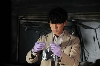 尾藤（松雪泰子）が火災に巻き込まれ一部記憶を失う…！土門（藤木直人）らは被疑者とされた尾藤を救うため集結し…『最後の鑑定人』第10話予告