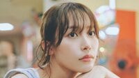南沙良 ユニークな“寝そべりクラゲヘア”を披露！芸術的な髪形をするチャーミングな姿に「面白い寝癖」「天才やん」