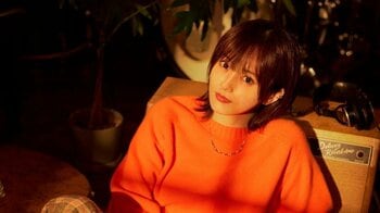 山本彩 『365日の紙飛行機』でギター生演奏で会場を魅了！AKB48の結成20周年記念コンサート