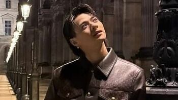 「やばいこっち見ないで」平野紫耀 パリの“破壊力抜群”オフショット公開にファン大興奮！カメラを見つめる真剣な表情に「絵画みたい」