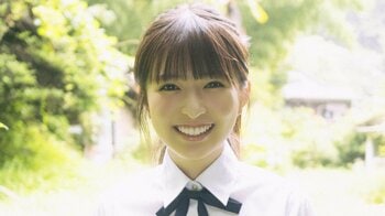 『めおと日和』出演で話題！乃木坂46・小川彩(18) 透明感あふれる制服姿を披露！結んだ髪をほどく大人っぽいカットも