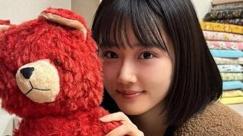 「幼少期から超完成形」原菜乃華 幼い頃の姿を公開し大反響！ちょっぴりおませな表情を浮かべる比較ショットに「子供の頃と何も変わらない」