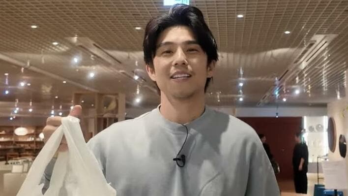 中尾明慶 “スタイル良くてオシャレ”な母の姿を公開！終始楽しそうに買い物をする母を見守る様子に「なんて優しい息子」と反響