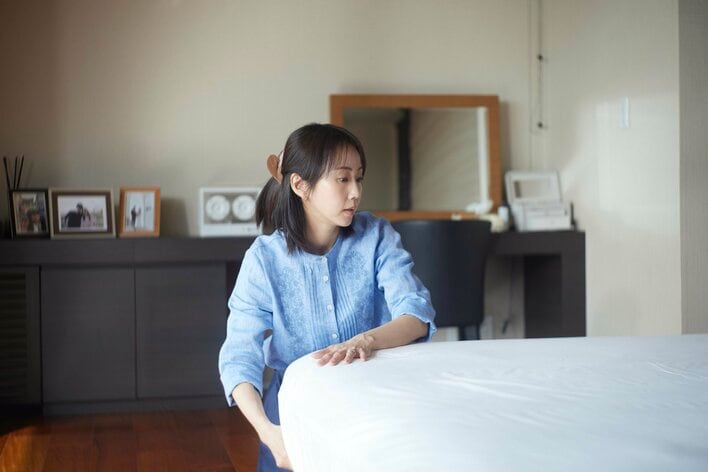 あゆみ（木南晴夏）は夫のモラハラに疲弊…突然現れたシェフ・Kei（高杉真宙）に癒されていく＜『今夜、秘密のキッチンで』第1話完全版＞