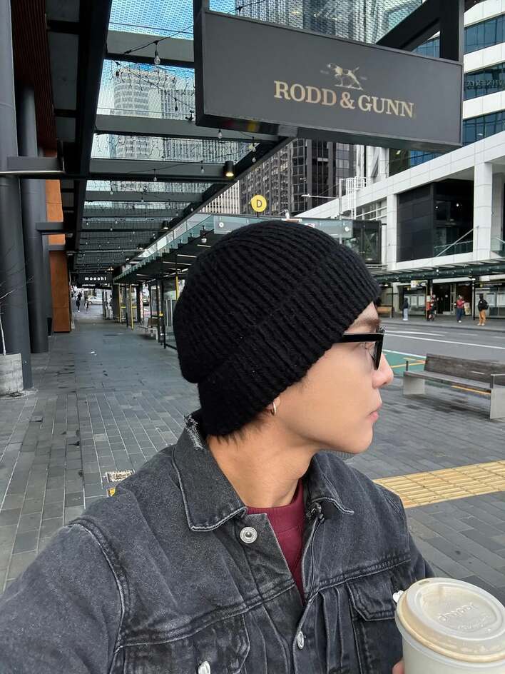 岩田剛典着 美品 CHROME HEARTS ブラックニット帽 眼福！」岩田剛典 絶景バックの“爆イケ”自撮りショットを大放出