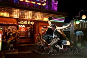 リカ（二階堂ふみ）にそそのかされ、支配人（野添義弘）を追い出す久部（菅田将暉） ついに小屋主に＜『もしがく』第10話完全版＞