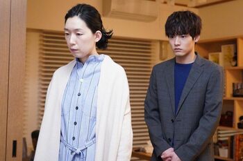 ＜コラム＞THE“台所”で、座ったまんま、カレー食った口でファーストのキッス…トドメの「結婚しましょう！！！」新・感・覚過ぎる