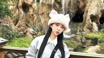 元乃木坂46・堀未央奈にキス！？ ディズニー人気キャラからの爆ファンサに大興奮！「可愛いの共演！」と絶賛の嵐