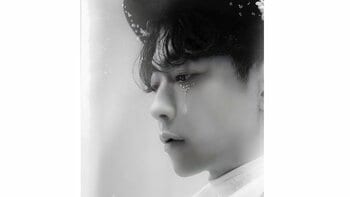 佐藤健 MISAMOと共演で話題の“猫耳×しっぽ姿”を披露！幻想的な表情や犬と戯れる自然体な撮影オフショットにファン歓喜「ドキッとしました」