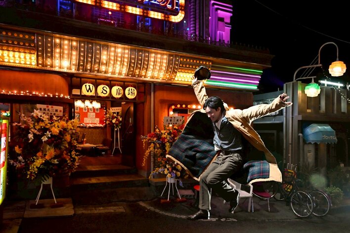 リカ（二階堂ふみ）にそそのかされ、支配人（野添義弘）を追い出す久部（菅田将暉） ついに小屋主に＜『もしがく』第10話完全版＞