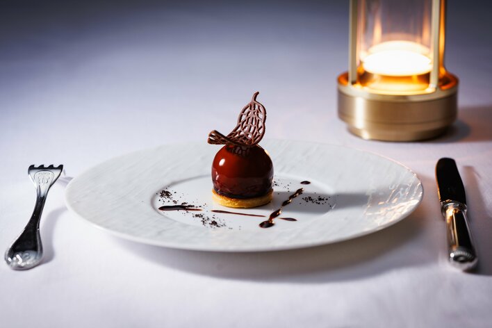 【ホテルメトロポリタン エドモント】伝統と独創が交差する、エドモントの新フレンチ「FOURGRAINS」開業 看板メニューは、芳醇なコーヒーが香る“フォワグラのスペシャリテ”