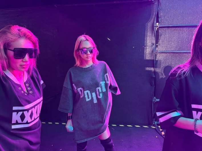 カッコよ！」倖田來未(42)“絶対領域”あらわなライブリハ姿を公開！中国