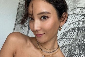 菜々緒 “水着姿”でバリ島旅行満喫！小麦肌の“デコルテ＆美背中”際立つショットに「さすが菜々緒様」「別次元のスタイル」と絶賛