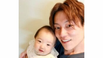 杉浦太陽 生後9ヵ月迎えた次女の“可愛さ全開”上目遣いショット公開！パパの顔をのぞく愛くるしい表情にメロメロ「どんどん成長してて…」