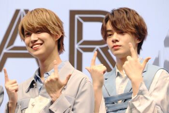 JO1・金城碧海がタレコミ「“王子”白岩瑠姫は、現場入りから輝いている」