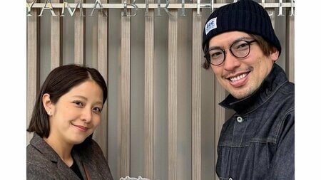 EXITりんたろー。第2子にミルクあげる“ほっこりショット”公開！妻・本郷杏奈 豪華な食事を味わう入院中の姿に「ホテルみたいでステキ」