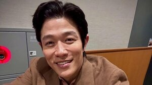 鈴木亮平 “ゆで卵にメロい”姿を公開！イタズラな笑顔と“大きな手”にファン悶絶「ゆで卵になりたい。もはや殻でもいい」