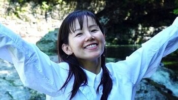 小西真奈美(46) “起きぬけ状態”で早朝散歩を満喫！自然体な姿に「透明感ハンパないって」「素直に綺麗」と反響